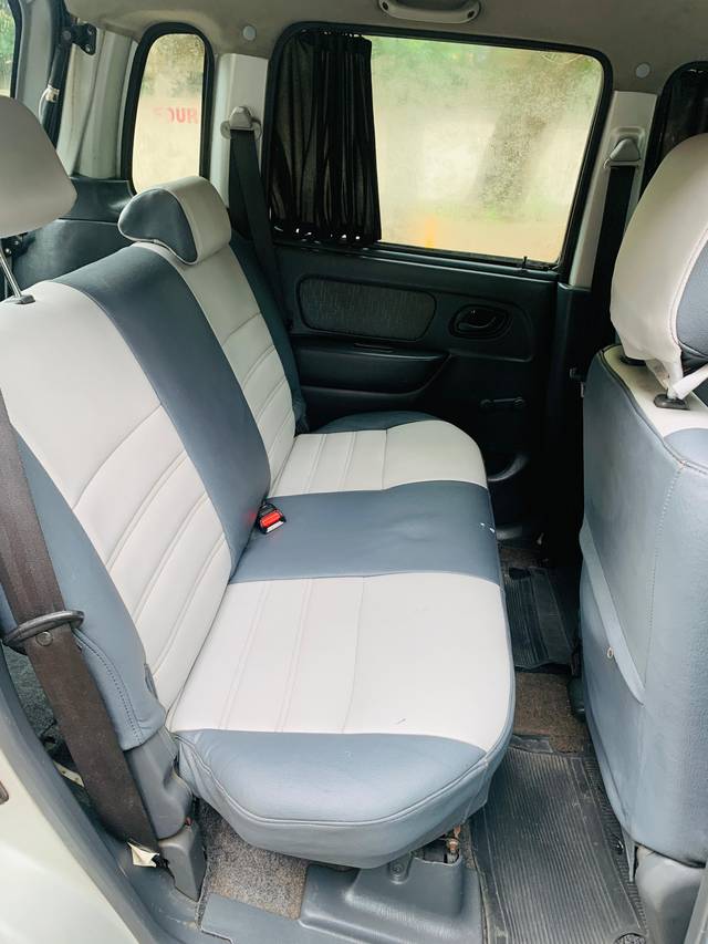 https://images10.gaadi.com/usedcar_image/TP1A.220624.014/original/dc63490d-9a04-42f7-aaaf-fb351511cf1a.jpg?imwidth=6402