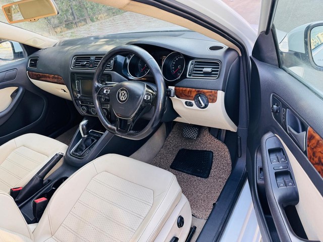 Second-hand 2016 Volkswagen Polo 1.2 MPI Highline for sale in Jaipur-9