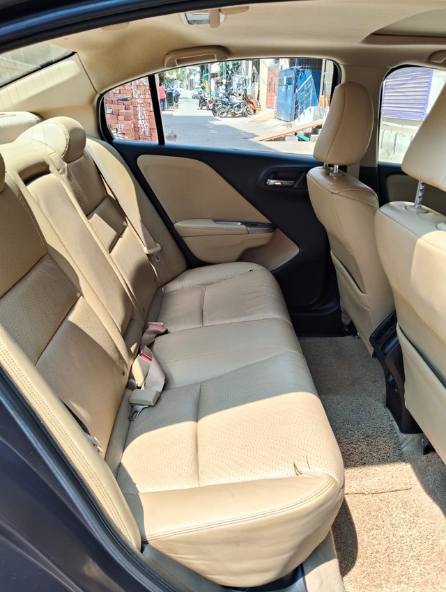 Second-hand 2016 Honda City i DTec VX for sale in Chennai-7