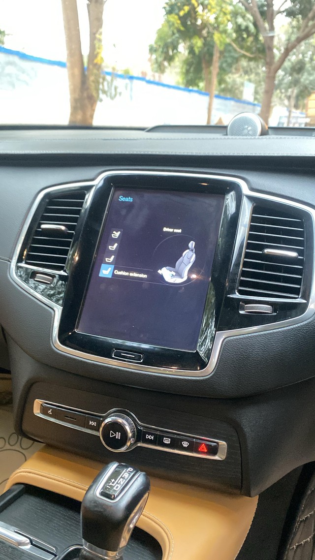 Second-hand 2021 Volvo XC90 D5 Inscription for sale in Bangalore-17