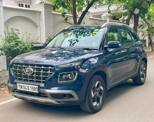 Second-hand 2019 Hyundai Venue SX Plus Turbo DCT BSIV for sale in Chennai