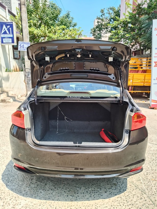 Second-hand 2016 Honda City i DTec VX for sale in Chennai-12