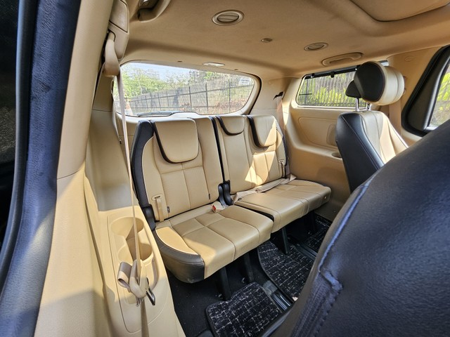 Second-hand 2020 Kia Carnival Limousine for sale in Mumbai-19
