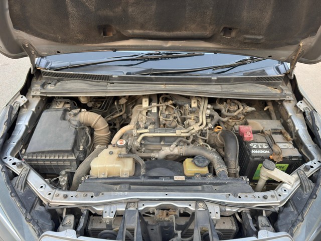 Second-hand 2017 Toyota Innova Crysta 2.4 VX MT BSIV for sale in New Delhi-5