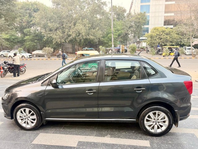 Second-hand 2016 Volkswagen Ameo 1.2 MPI Highline for sale in New Delhi-3