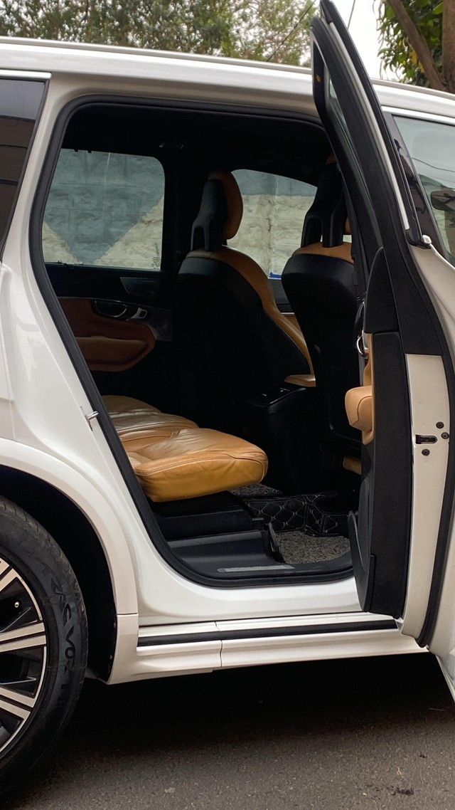Second-hand 2021 Volvo XC90 D5 Inscription for sale in Bangalore-10