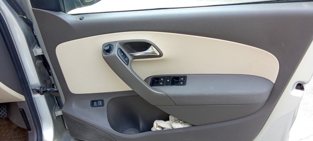 Volkswagen Vento IPL II Petrol Highline Second-hand 2011 Volkswagen Vento IPL II Petrol Highline for sale in Noida-4