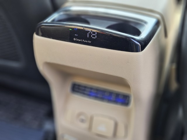 Second-hand 2020 Kia Carnival Limousine for sale in Mumbai-16