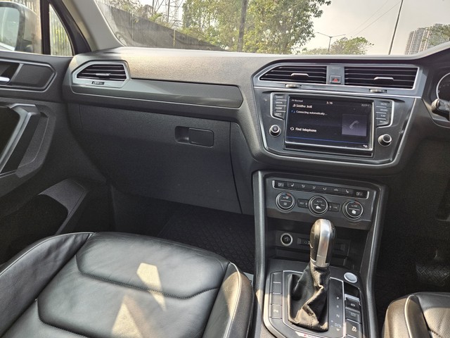 Second-hand 2017 Volkswagen Tiguan 2.0 TDI Highline for sale in Mumbai-19