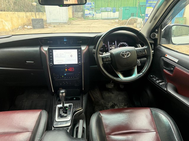 Second-hand 2024 Toyota Fortuner Legender 4x4 AT for sale in New Delhi-6