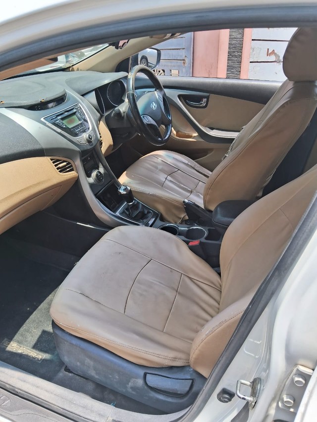 Second-hand 2013 Hyundai Elantra CRDi SX for sale in Lucknow-11