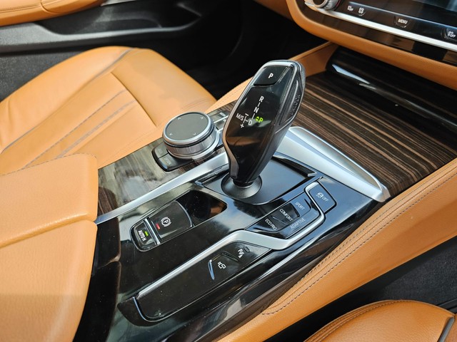 Second-hand 2022 BMW 5 Series 520d Luxury Line for sale in Mumbai-19