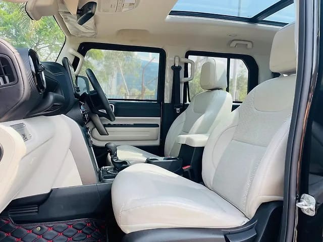 Second-hand 2025 Mahindra Thar ROXX AX7L RWD AT for sale in Mumbai-10