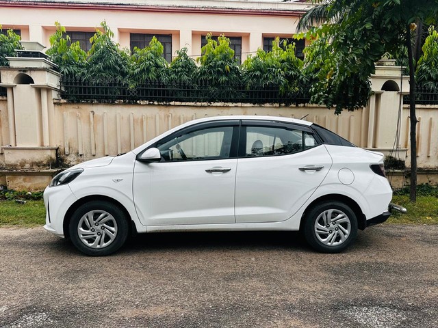 Second-hand 2021 Hyundai Aura S CNG for sale in Lucknow-3