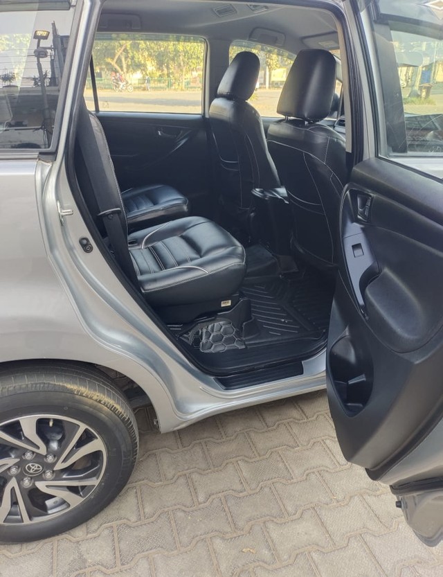 Second-hand 2022 Toyota Innova Crysta 2.4 G 7 STR for sale in Ludhiana-5