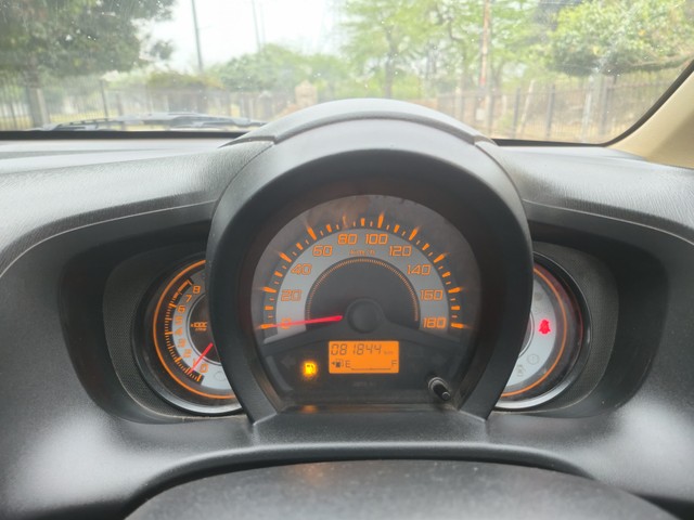 Second-hand 2014 Honda Brio S MT for sale in Noida-9