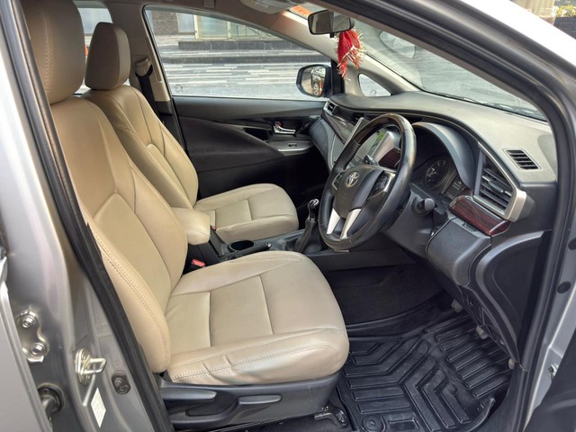 Second-hand 2017 Toyota Innova Crysta 2.4 VX MT BSIV for sale in New Delhi-12
