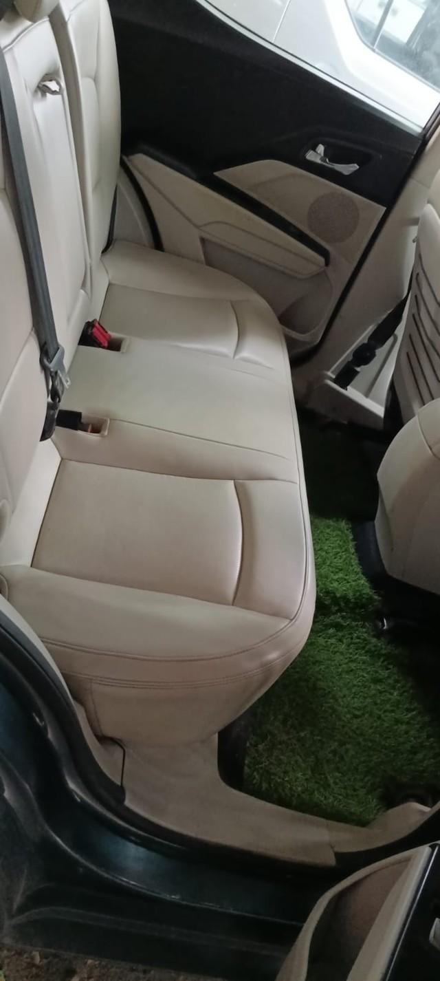 Mahindra XUV300 W8 Option BSVI Second-hand 2020 Mahindra XUV300 W8 Option BSVI for sale in Lucknow-6