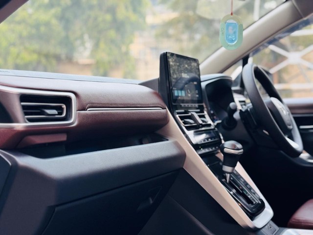 Second-hand 2024 Toyota Innova Hycross VX(O) 7STR Hybrid for sale in New Delhi-12