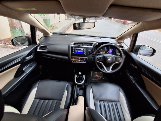 Second-hand 2019 Honda Jazz V for sale in Surat-6