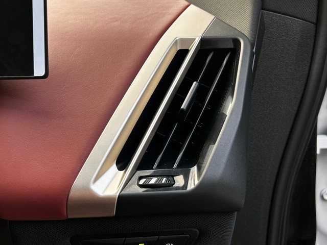 Second-hand 2024 BMW iX xDrive40 for sale in New Delhi-15