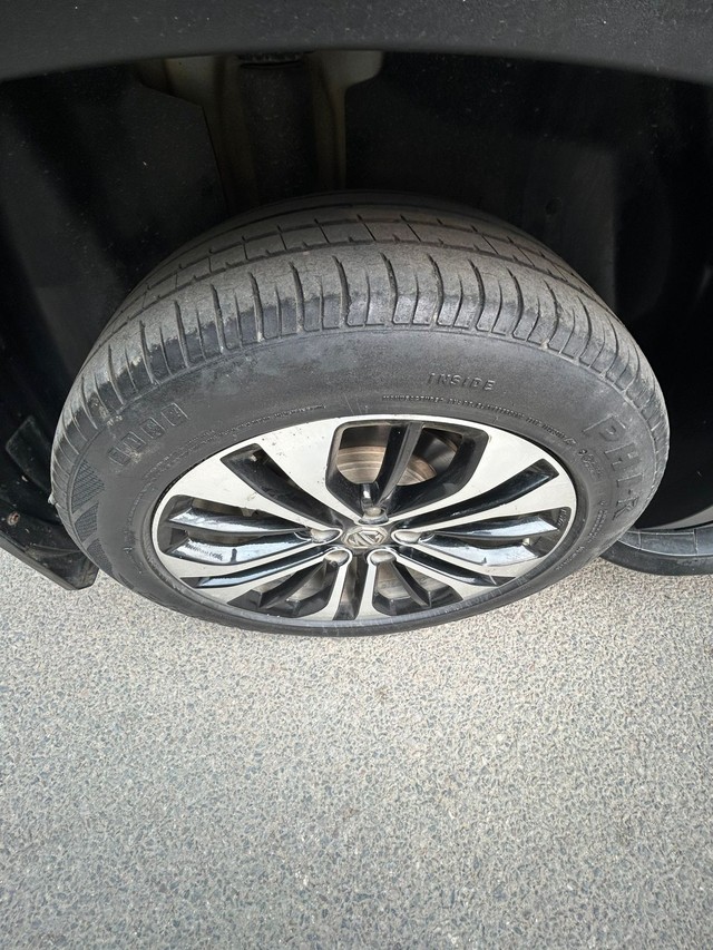 Second-hand 2022 MG Hector Plus Sharp Diesel MT for sale in New Delhi-19