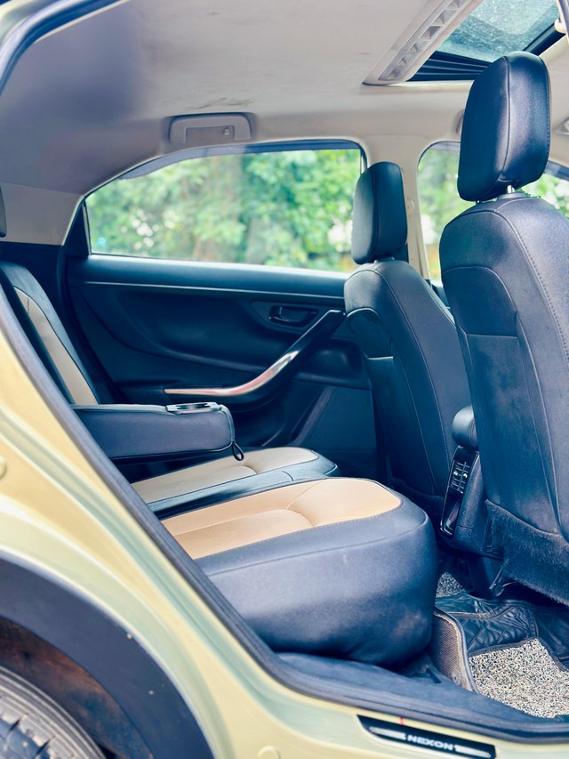 Second-hand 2022 Tata Nexon XZA Plus Kaziranga Edition AMT for sale in New Delhi-11