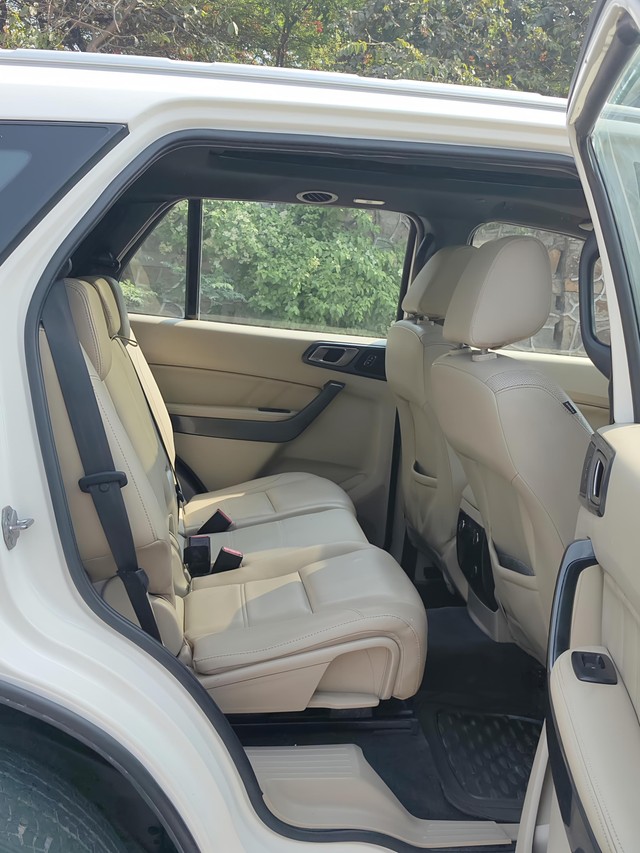 Second-hand 2017 Ford Endeavour 3.2 Titanium AT 4X4 for sale in New Delhi-17