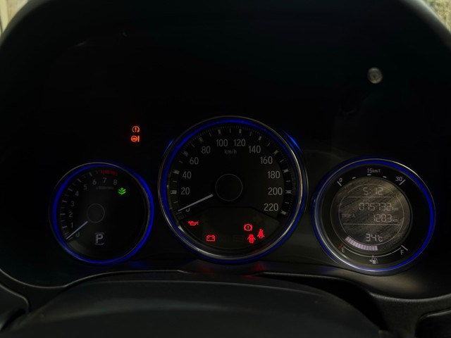 Second-hand 2014 Honda City i VTEC CVT VX for sale in Surat-12