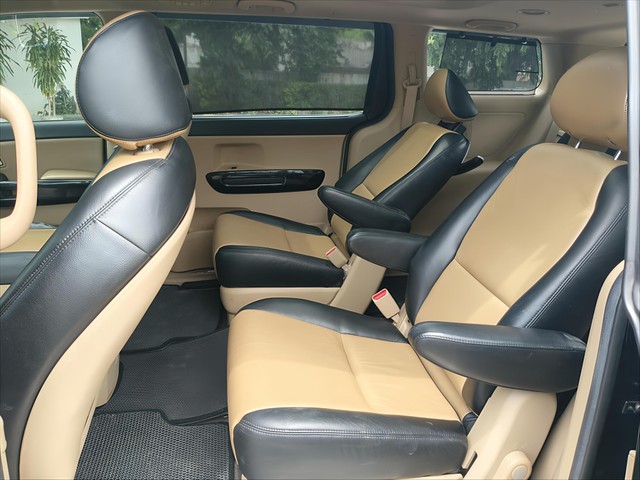 Second-hand 2020 Kia Carnival Prestige for sale in New Delhi-19