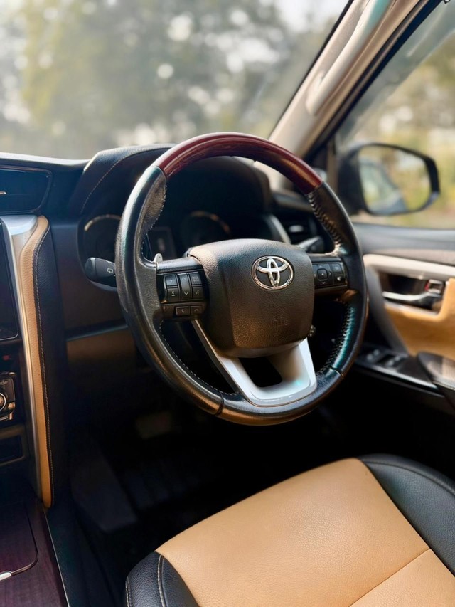Second-hand 2019 Toyota Fortuner 2.8 2WD AT BSIV for sale in New Delhi-15