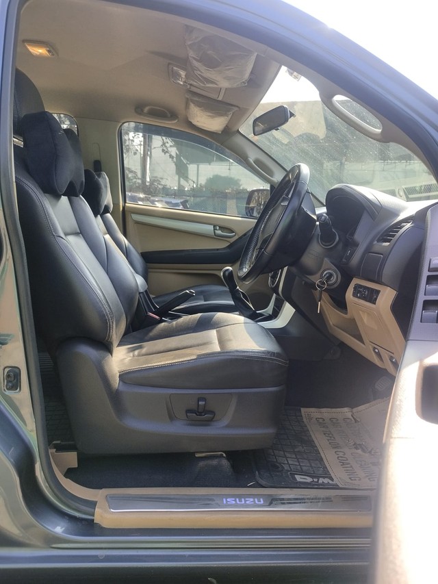 Second-hand 2018 Isuzu D-Max High for sale in Hyderabad-8