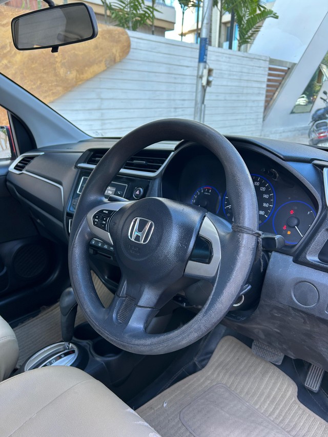 Second-hand 2017 Honda Brio 1.2 VX AT for sale in Surat-5