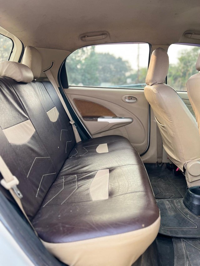 Second-hand 2017 Toyota Etios Liva 1.4 VD for sale in Pune-6