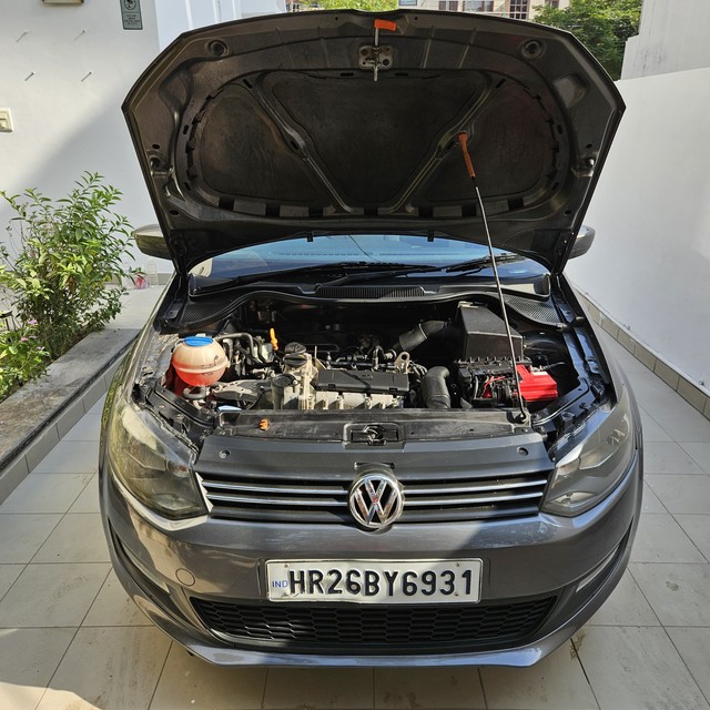 Second-hand 2013 Volkswagen Polo 1.2 MPI Highline for sale in Gurgaon-3