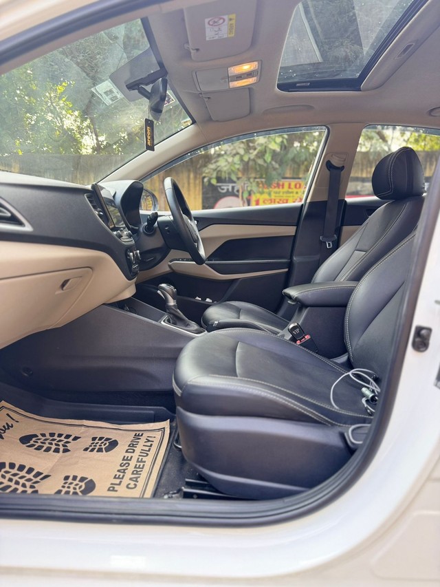 Second-hand 2022 Hyundai Verna SX IVT for sale in New Delhi-12