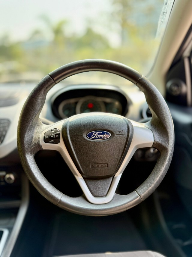 Second-hand 2016 Ford Figo 1.5P Titanium AT for sale in Surat-4