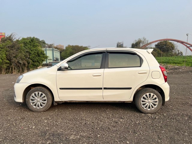 Second-hand 2017 Toyota Etios Liva 1.4 VD for sale in Pune-3
