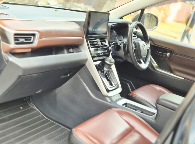 Second-hand 2024 Toyota Innova Hycross VX(O) 7STR Hybrid for sale in New Delhi-11