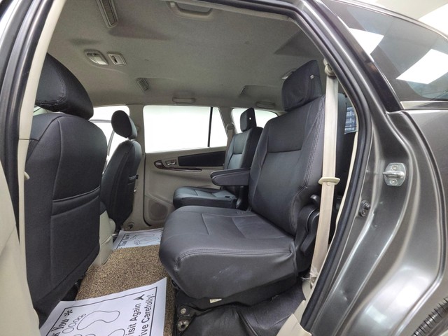 Second-hand 2012 Toyota Innova 2.5 VX (Diesel) 7 Seater BS IV for sale in Pune-14