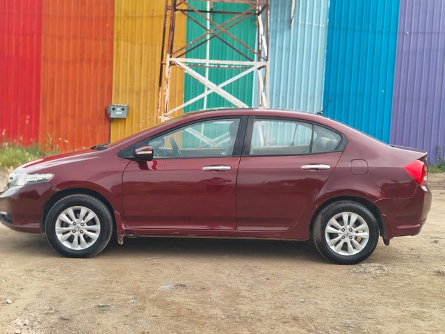 Second-hand 2013 Honda City V MT for sale in Pune-2