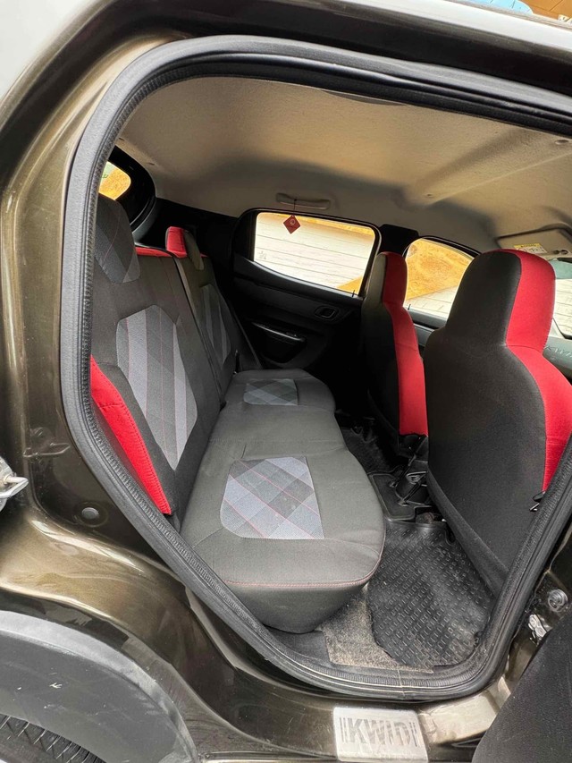 Second-hand 2022 Renault KWID 1.0 RXT BSVI for sale in Surat-8