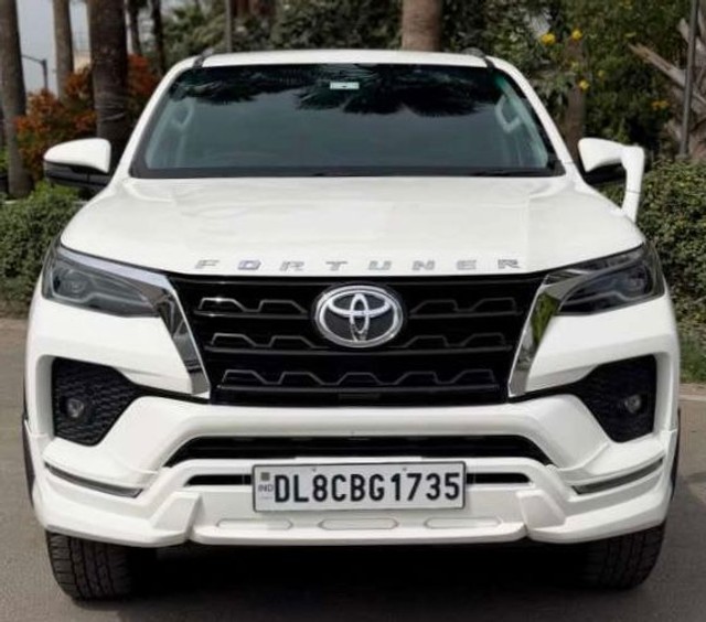Second-hand 2023 Toyota Fortuner 4X2 Diesel AT for sale in New Delhi-1