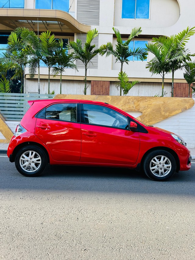 Second-hand 2017 Honda Brio 1.2 VX AT for sale in Surat-1