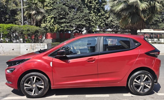 Second-hand 2022 Tata Altroz XZ BSVI for sale in New Delhi-2