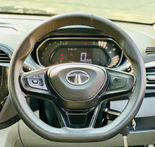 Second-hand 2023 Tata Tiago XT Option for sale in New Delhi-15