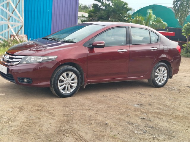 Second-hand 2013 Honda City V MT for sale in Pune-8