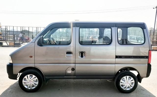 Maruti Eeco 5 Seater AC CNG Second-hand 2024 Maruti Eeco 5 Seater AC CNG for sale in Thane-2
