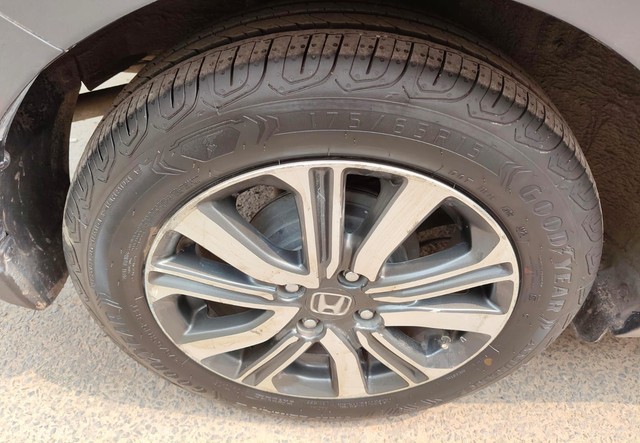 Second-hand 2021 Honda Amaze VX Petrol for sale in Kolkata-21