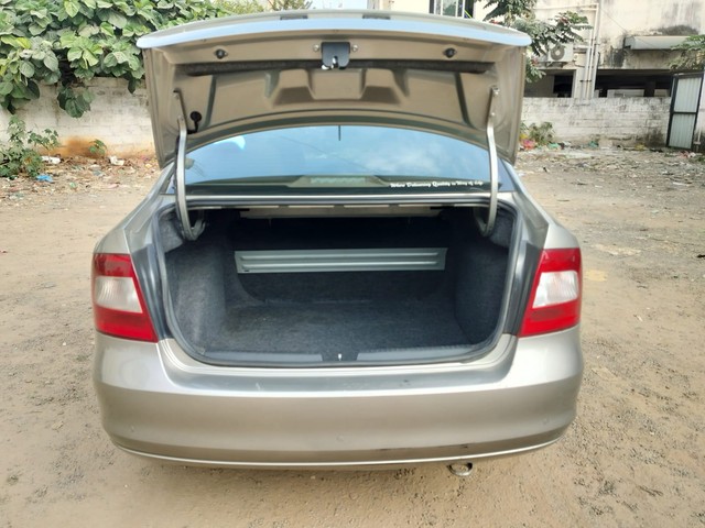 Second-hand 2016 Skoda Rapid 1.5 TDI AT Style Plus for sale in Bangalore-12